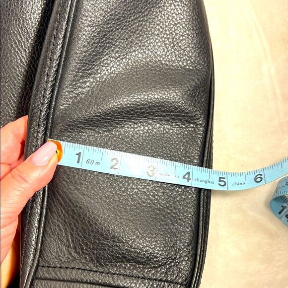 KATE SPADE New York Pine Street Finley Shoulder Bag Black - Picture 13 of 14